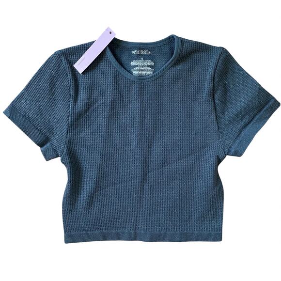 NEW WILD FABLE Metallic Seamless Fitted Crop Top Blue Size Small Short Sleeve - Picture 1 of 3